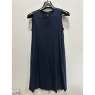 Uniqlo T-Shirt Dress Neckline Sleeveless Hand 2 Size 150 Chest 32 "Length 34" With 2 Side Pockets.