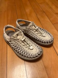 Keen  米白色涼鞋
