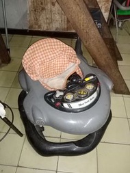 台北市自取 二手嬰兒學步車 螃蟹車 Used Baby Walker need clean ( Self pickup Need)