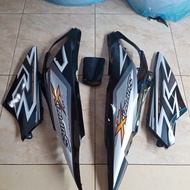 Cover Body Samping Supra x 125 New Hitam+Striping / sau set body supra x 125 Plus striping