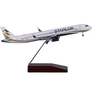 Aircraft Model Starlux airlines A321 Neo 1/200 Airliner Wooden Seat Plastic Material Official Versio