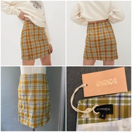 (New with tag) Ghanda check skirt size S