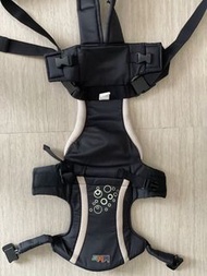 bebear黑色輕身BB孭帶，baby carrier BB背帶 ,外出方便攜帶，物料有跣水功能,成本最高14 kg 0-12 months 嬰兒適用 Nike adidas sp dunk low 