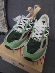 New Balance 990 V6