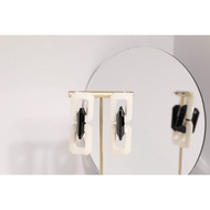 [ZANZAN ZANZAN] Black White Acrylic Square Earrings [Ek24bi001 _ Sus]