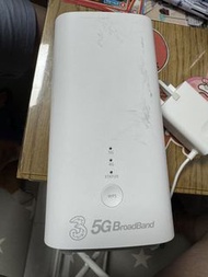 3HK 5G CPE 寬頻路由器 (完約機 sim lock）
