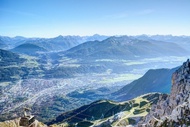Tiket Alpine Zoo dan Kereta Gantung Nordkette Pulang Pergi di Innsbruck