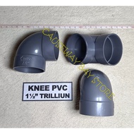 KNEE PVC 1.5" TRILLION