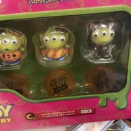 日本絕版三眼仔萬聖節變裝一番賞C一盒。 Big baby大寶寶大寶貝。擺設胡迪Toy Story 3彈簧狗泡泡龍。草莓熊Chip n Dale 鋼牙與大鼻奇奇史迪仔小金Stitch扭蛋公仔Toy  S
