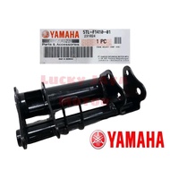 MESIN GANTUNGAN YAMAHA Engine Bracket Comp Engine Hanger Mio Lama Mio Smile Sporty 5TL-F1410-01 Yama