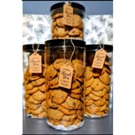 Go Nuts Macademia Choc chip