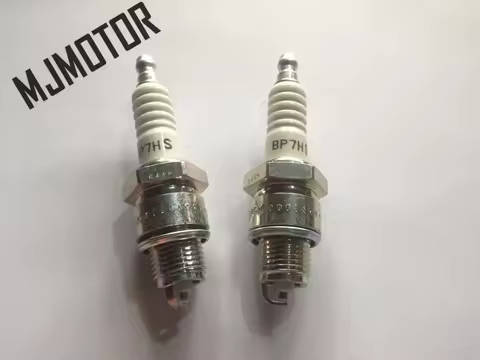 (2pcs/lot) BP7HS Spark Plug for YAMAHA Jog 50cc for HONDA Dio ZX Tact for Suzuki TR50 2 stroke engin
