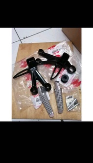 footstep belakang set dudukan step satria fu dan fi injeksi original