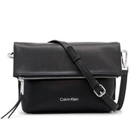 【W小舖】Calvin Klein CK 黑色 素面皮革 翻蓋包 斜背包 側背包 肩背包~C53601 全新正品現貨