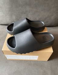 Adidas originals Yeezy Slide “Onyx” 黑色 潮流運動拖鞋 男女同款