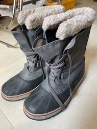 Sorel 防水防滑雪地靴 $400 each size 如圖