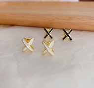 goodgift_station-Cross earrings S925 Silver Needle ต่างหูแบบเจาะ รูปกากบาท สีขาวและสีดำ ตัวเรือนสีทอ