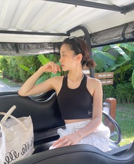 - QUERA Hailey top - เฮลี่ท้อปเสื้อคล้องคอ