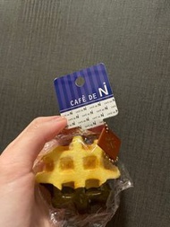 Cafe de N waffle squishy