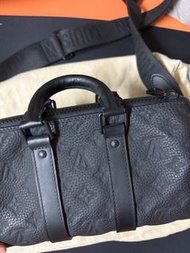 Louis Vuitton Keepall 25