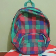 Tas ransel sekolah anak merk Reebok ukuran 25 cm x 35 cm