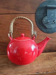 紅色陶瓷茶壺