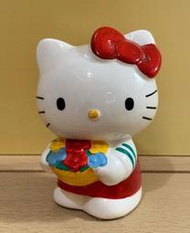 年代品 Hello Kitty 拿花籃瓷器