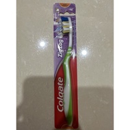 Colgate Toothbrush/Berus Gigi Colgate Zigzag, Super Hard, Active Flexible