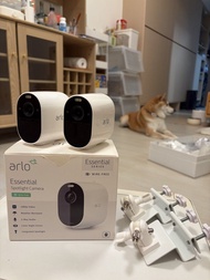 Arlo essential spotlight camera 無線網絡攝影機  送額外配件 2件 家居鏡頭 wireless cam