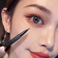 SUAKE อายไลเนอร์หัวขนาดเล็ก เขียนง่าย เส้นคม กันน้ำ ติดทน ไม่แพนด้า Suake Eyeliner