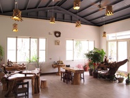 木頭魚民宿 (Woodenfish Hotel)