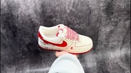 💥現貨💥 路易威登x耐克空軍一號米紅撞色絨面低幫休閒板鞋 Louis Vuitton x Nike Air Force 1 Co-branded Beige Red Velvet Low-top Ca