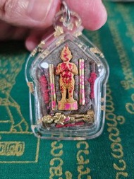 坤平南派萊拉麗塔 Khruba Chat Ramphako  阿贊古巴查蘭巴科
那空帕儂府 農陽瓦寺 金符管2支 + 菠蘿蜜木古曼童 + 黃銅古曼童 + 2支紅繩降頭法釘