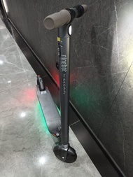 Ninebot Segway 電動滑板車