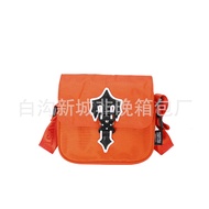 Trapstar Fashion Brand European And American Niche Mens And Womens Hip-Hop Messenger Bag Messenger B