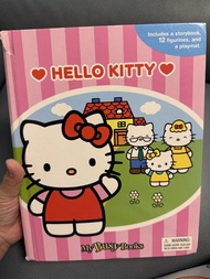 Hello Kitty玩具書籍，有海報，有公仔，有拼音