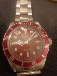 Tudor Black Bay 紅色錶圈腕錶