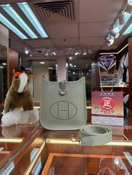 ✨門市現貨 無需預約✨ Hermes Mini Evelyne 鼠尾草綠銀扣 二代