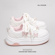 Warrior | รองเท้าผ้าใบลำลองผู้หญิง Warrior Butterfly Design ทรงหัวมน พื้นยาง สวมใส่สบาย รองเท้าลำลอง