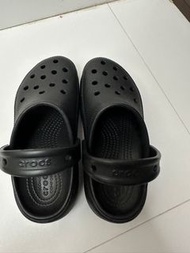crocs 鞋