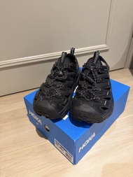 Hoka 涼鞋 42碼 全新 $840     原價（$1180）