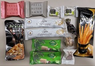 日本多款零食組合、泰國多款零食組合，包括Press Butter Sand, 椰子汁，Legend Cappuccino咖啡，Boneless Pickled Duck Feet，以及其他小零食。適合