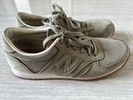 New Balance 420 Light Green Suede Sneakers – Men’s EU [40] – Excellent Condition