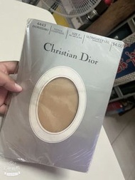 購入多年！外包裝舊！外袋有破損（全新迪奧cd,Dior絲襪！購入多年）