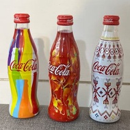 可口可樂  125週年紀念 一組3瓶250ml，最右邊是張惠妹設計唷！