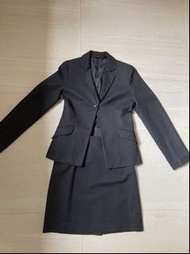 全新Mastina 返工套裝（西裝褸加兩裙）34碼