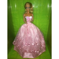 preloved barbie doll .....