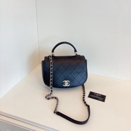 Chanel香奈兒 黑銀牛皮菱格郵差馬鞍包 半月形全蓋 圓滾滾小豬包型24*18*10