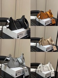 全新2️⃣星期到貨‼️Prada hobo三合一