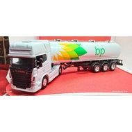 Welly Diecast car scania v8 r730 oil tanker truck(Bp)